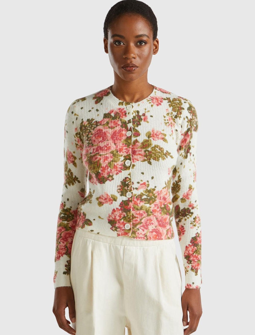 Kadın Beyaz Yün Karışımlı Tamamı Çiçek Desenli Bisiklet Yaka Kısa Hırka Kadın Beyaz Yün Karışımlı Tamamı Çiçek Desenli Bisiklet Yaka Kısa Hırka