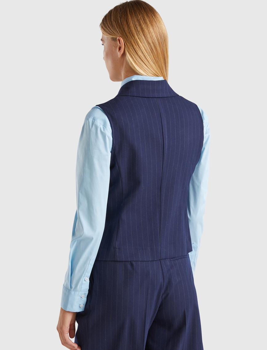 Kadın Lacivert Viskoz Karışımlı Düğmeli Çizgili Sivri Yaka Kruvaze Yelek Kadın Lacivert Viskoz Karışımlı Düğmeli Çizgili Sivri Yaka Kruvaze Yelek