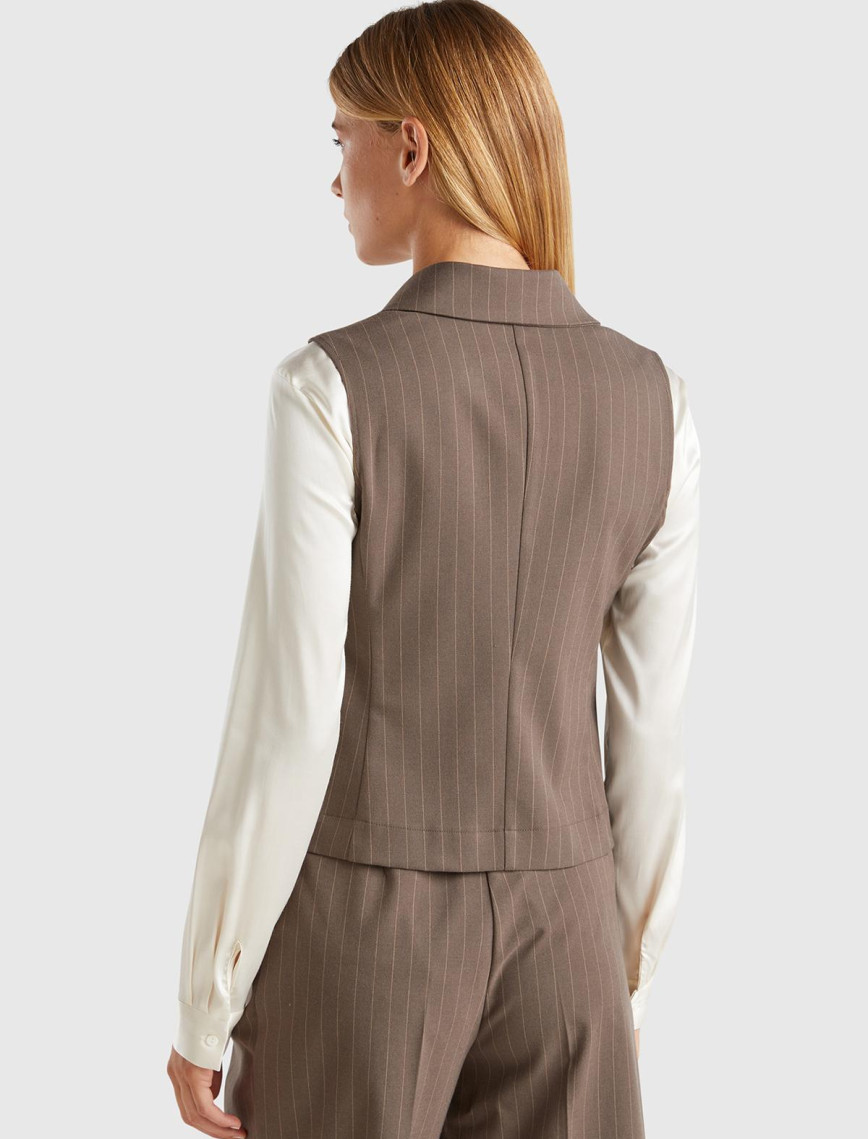 Kadın Taba Viskoz Karışımlı Düğmeli Çizgili Sivri Yaka Kruvaze Yelek Kadın Taba Viskoz Karışımlı Düğmeli Çizgili Sivri Yaka Kruvaze Yelek