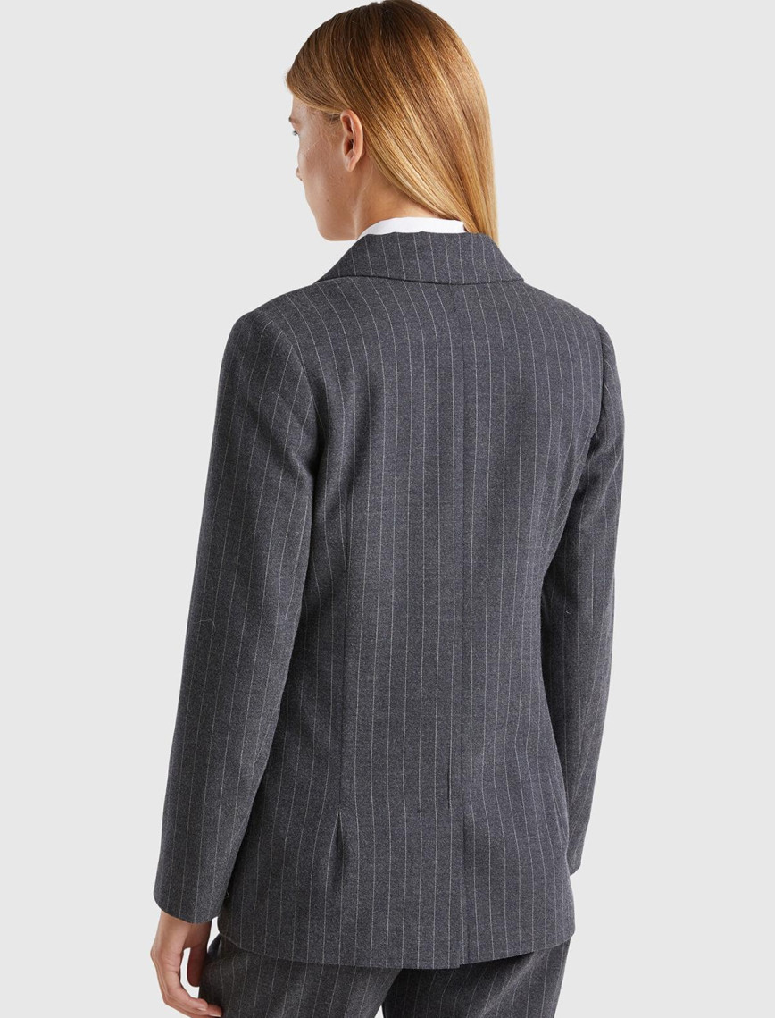 Kadın Antrasit Viskoz Karışımlı Düğme Kapamalı Çizgili Sivri Yaka Blazer Ceket