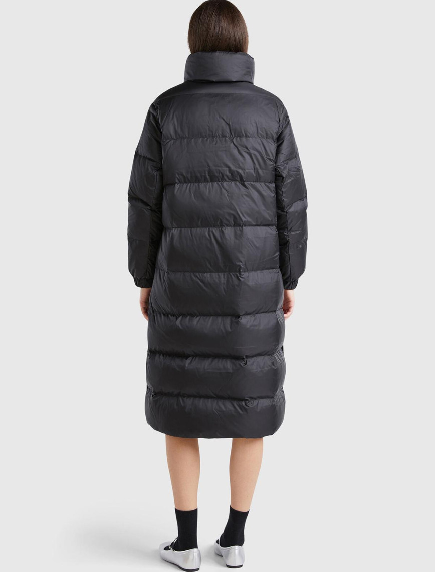 Kadın Siyah Kaz Tüyü Dolgulu Düğme Kapamalı Yüksek Yaka Uzun Şişme Mont Kadın Siyah Kaz Tüyü Dolgulu Düğme Kapamalı Yüksek Yaka Uzun Şişme Mont