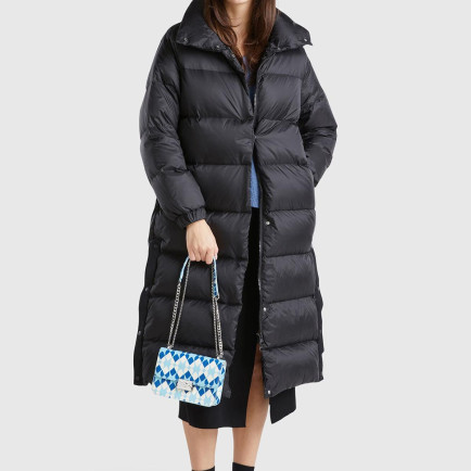 Kadın Siyah Kaz Tüyü Dolgulu Düğme Kapamalı Yüksek Yaka Uzun Şişme Mont Kadın Siyah Kaz Tüyü Dolgulu Düğme Kapamalı Yüksek Yaka Uzun Şişme Mont