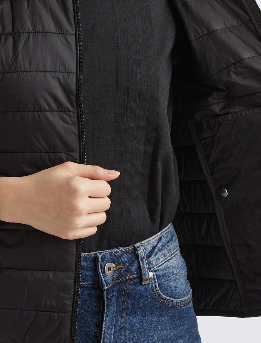 Kadın Siyah Recycled Polyester Dolgulu  Pufa Yelek