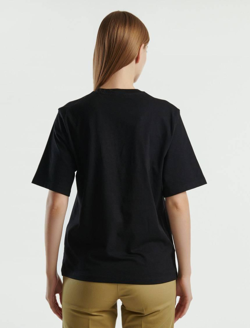 Kadın Siyah %100 Pamuk Önü Logolu Kısa Kollu Yuvarlak Yaka T-Shirt Kadın Siyah %100 Pamuk Önü Logolu Kısa Kollu Yuvarlak Yaka T-Shirt