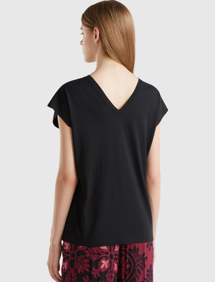 Kadın Siyah %100 Pamuk Önü ve Arkası V Yaka Düz Kesim Kolsuz Sweatshirt Kadın Siyah %100 Pamuk Önü ve Arkası V Yaka Düz Kesim Kolsuz Sweatshirt