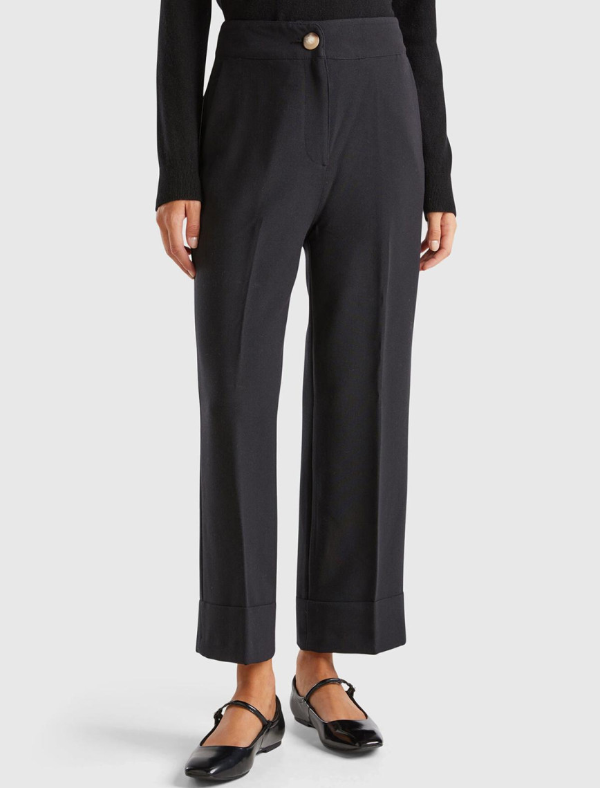 Kadın Siyah Yün ve Viskoz Karışımlı Pile Detaylı Kıvrık Paça Pantolon Kadın Siyah Yün ve Viskoz Karışımlı Pile Detaylı Kıvrık Paça Pantolon