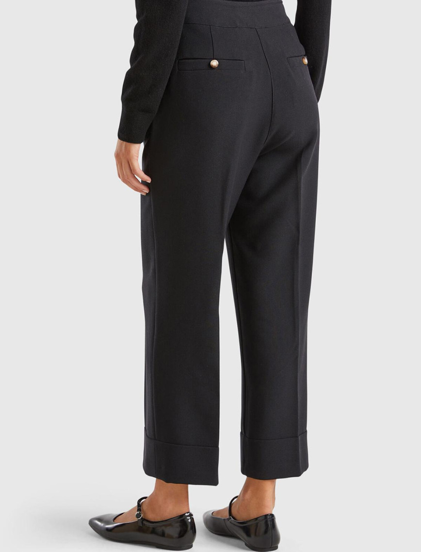 Kadın Siyah Yün ve Viskoz Karışımlı Pile Detaylı Kıvrık Paça Pantolon Kadın Siyah Yün ve Viskoz Karışımlı Pile Detaylı Kıvrık Paça Pantolon