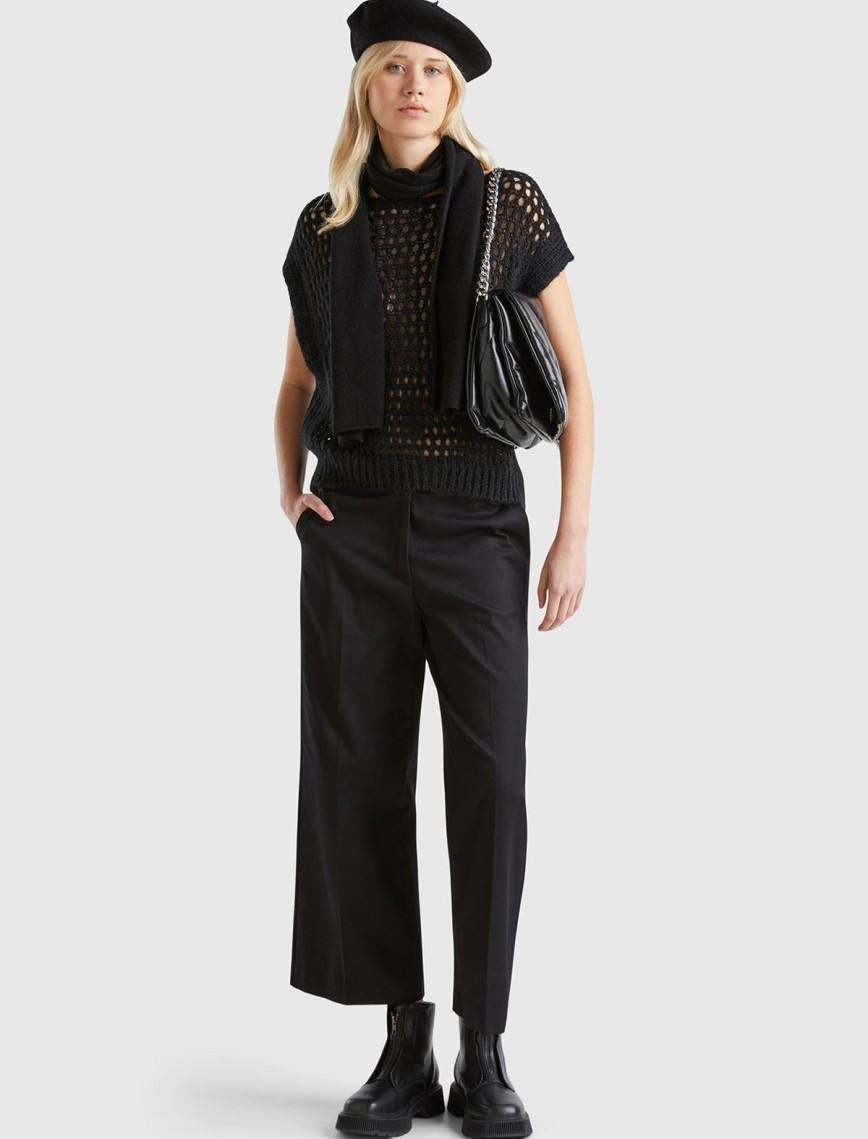 Kadın Siyah Pamuk Karışımlı Arkası Düğmeli Cepli Bol Paça Pantolon Kadın Siyah Pamuk Karışımlı Arkası Düğmeli Cepli Bol Paça Pantolon