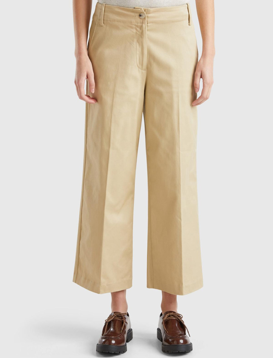 Kadın Bej Pamuk Karışımlı Arkası Düğmeli Cepli Bol Paça Pantolon Kadın Bej Pamuk Karışımlı Arkası Düğmeli Cepli Bol Paça Pantolon