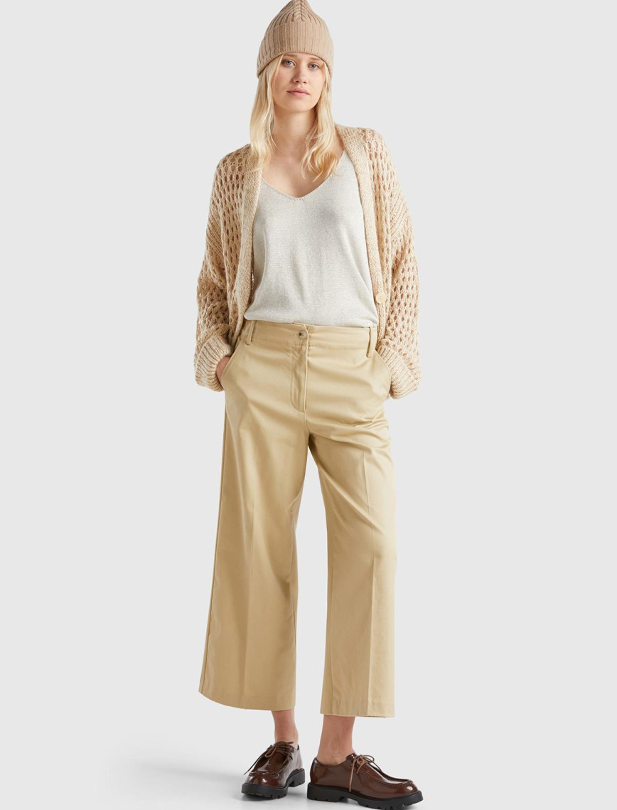 Kadın Bej Pamuk Karışımlı Arkası Düğmeli Cepli Bol Paça Pantolon Kadın Bej Pamuk Karışımlı Arkası Düğmeli Cepli Bol Paça Pantolon