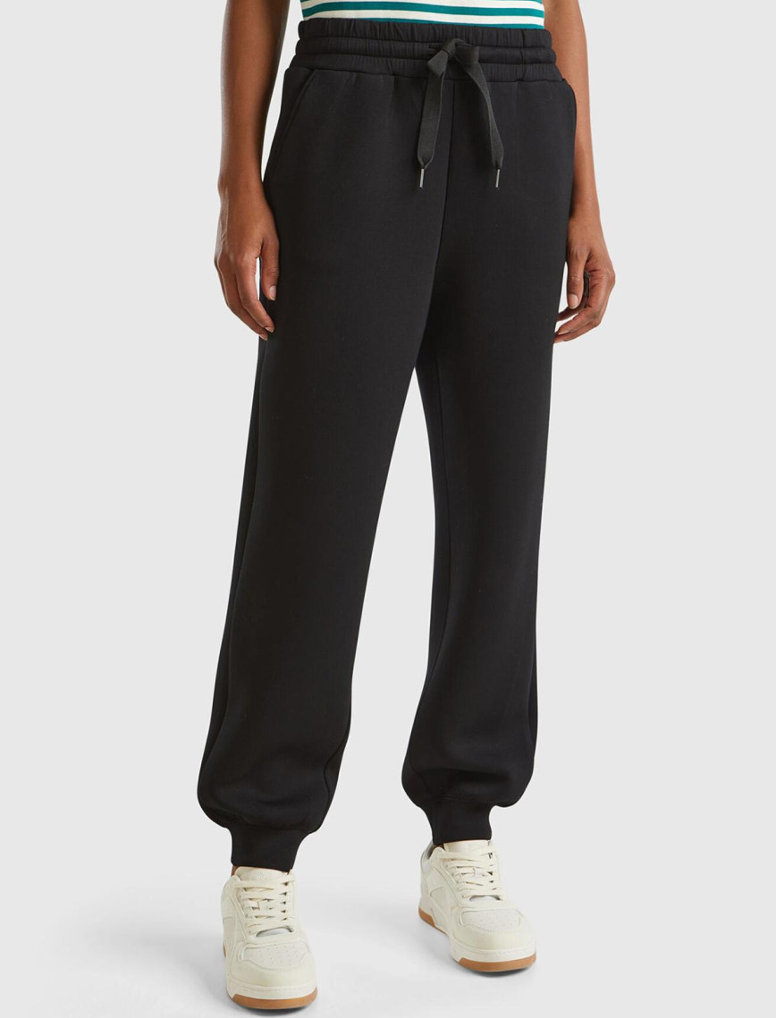 Kadın Siyah Viskoz Karışımlı Beli Lastikli Büzgü İpli Manşetli Eşofman Altı Kadın Siyah Viskoz Karışımlı Beli Lastikli Büzgü İpli Manşetli Eşofman Altı