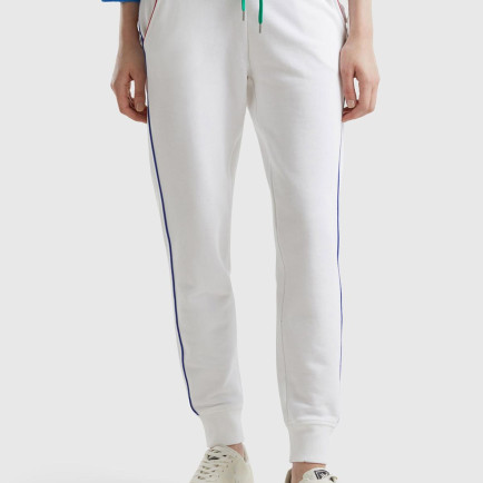 Kadın Beyaz Mix %100 Pamuk Yanları Cepli Beli Büzgülü Jogger Eşofman Altı Kadın Beyaz Mix %100 Pamuk Yanları Cepli Beli Büzgülü Jogger Eşofman Altı