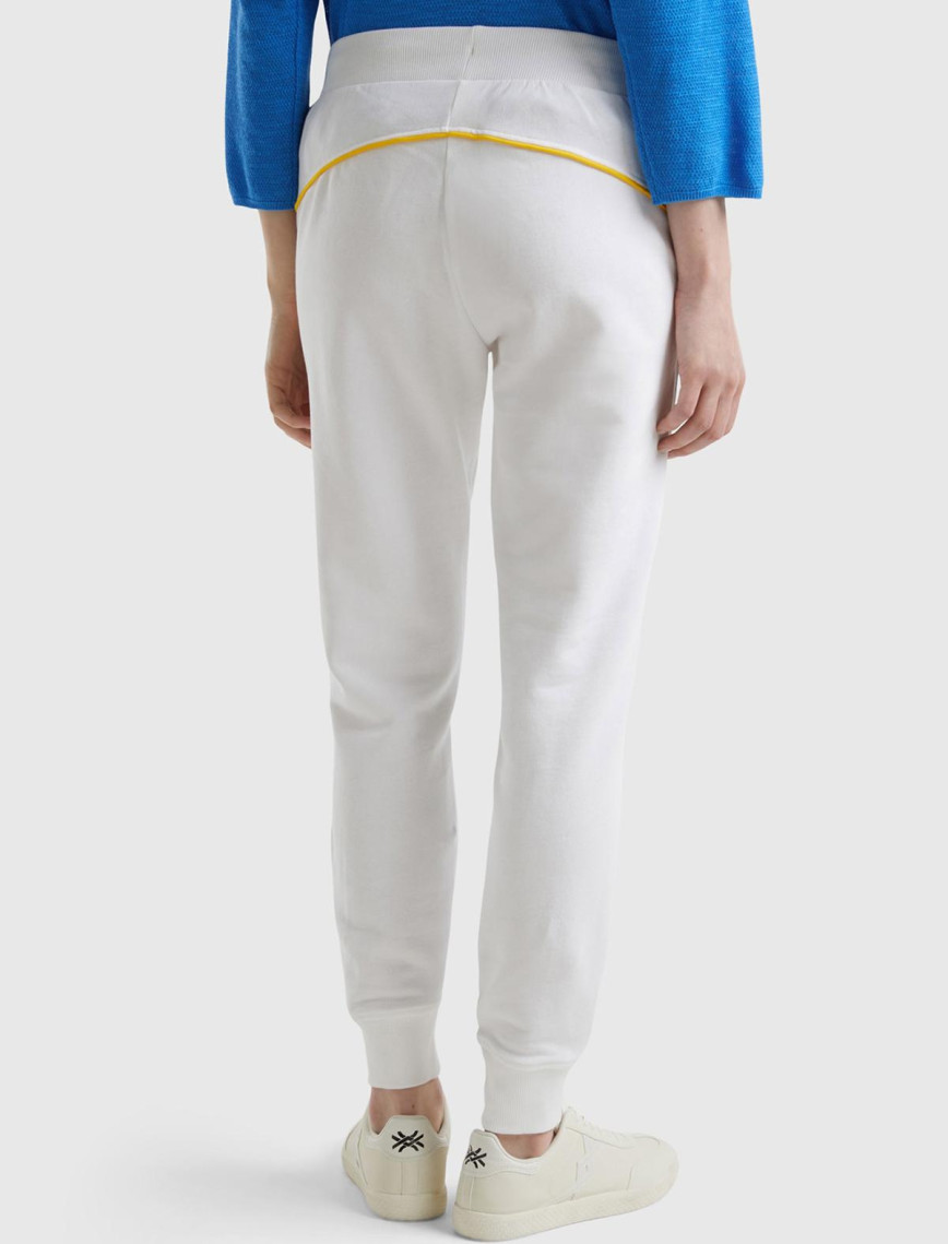 Kadın Beyaz Mix %100 Pamuk Yanları Cepli Beli Büzgülü Jogger Eşofman Altı Kadın Beyaz Mix %100 Pamuk Yanları Cepli Beli Büzgülü Jogger Eşofman Altı