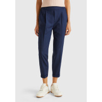 Kadın Lacivert Viskoz Karışımlı Yanı ve Arkası Büzgülü Kıvrık Paça Pantolon Kadın Lacivert Viskoz Karışımlı Yanı ve Arkası Büzgülü Kıvrık Paça Pantolon