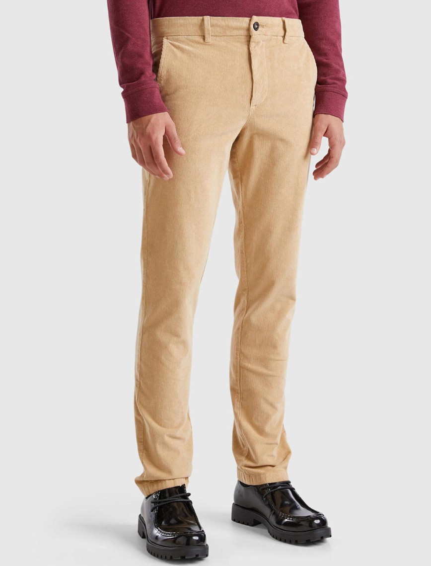 Erkek Bej Pamuk Karışımlı Arkası Biyeli Cepli Dar Kesim Kadife Pantolon Erkek Bej Pamuk Karışımlı Arkası Biyeli Cepli Dar Kesim Kadife Pantolon