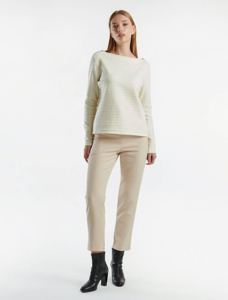 Kadın Krem Pamuk Karışımlı Omzu Düğme Detaylı Kayık Yaka Kısa Sweatshirt Kadın Krem Pamuk Karışımlı Omzu Düğme Detaylı Kayık Yaka Kısa Sweatshirt