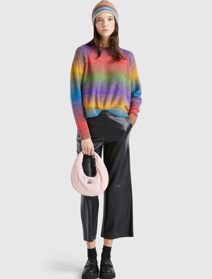 Kadın Siyah Dikiş Detaylı Görünmez Fermuarlı Bol Paça Pantolon Kadın Siyah Dikiş Detaylı Görünmez Fermuarlı Bol Paça Pantolon