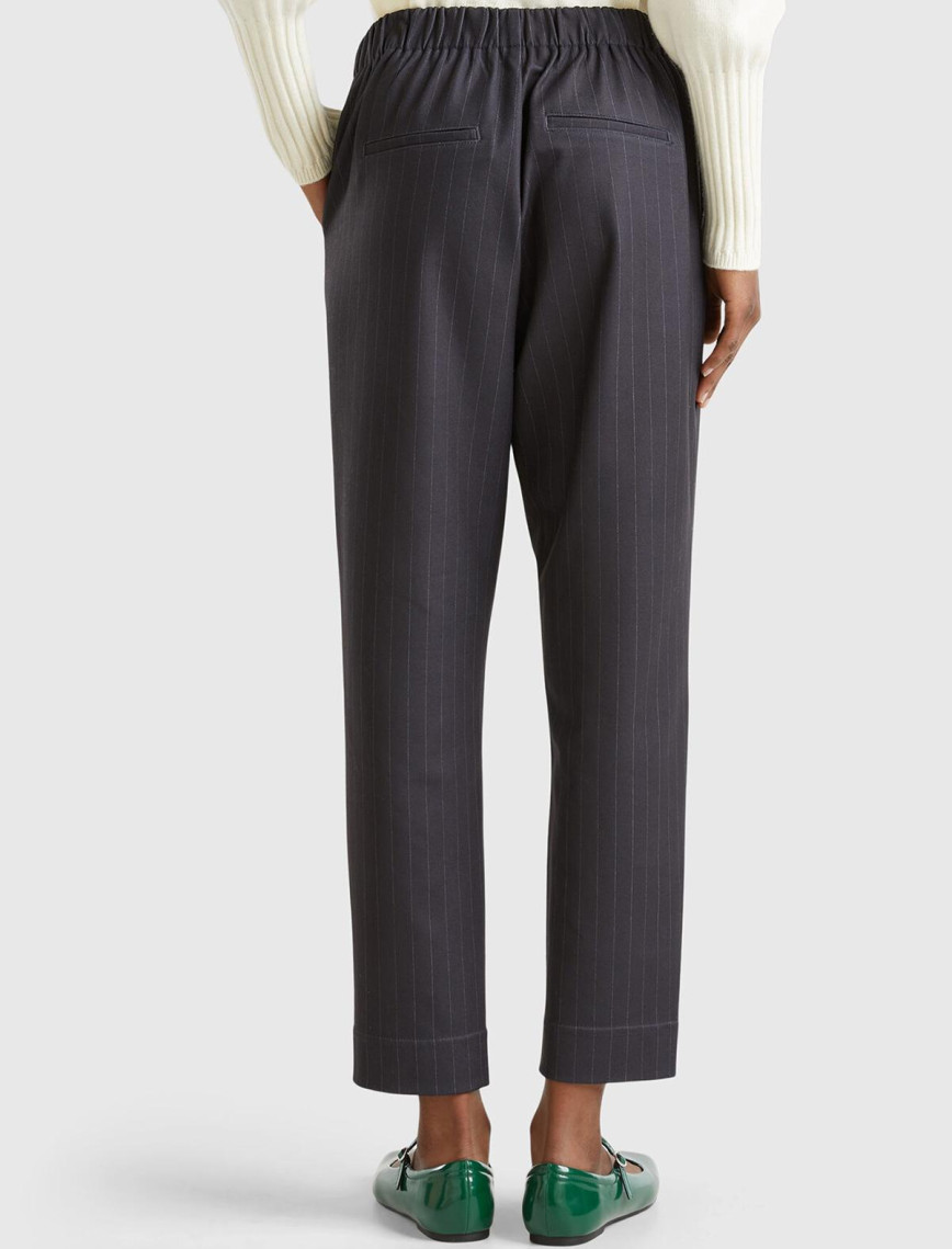 Kadın Siyah Viskoz Karışımlı Tamamı Desenli Beli Lastikli Pantolon Kadın Siyah Viskoz Karışımlı Tamamı Desenli Beli Lastikli Pantolon