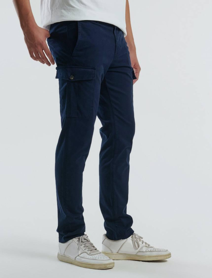 Erkek Lacivert Pamuk Karışımlı Yanları ve Arkası Cep Detaylı Kargo Pantolon Erkek Lacivert Pamuk Karışımlı Yanları ve Arkası Cep Detaylı Kargo Pantolon
