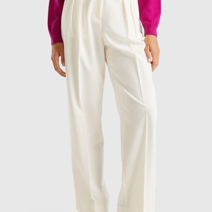 Kadın Krem Viskoz Karışımlı Arkası Kapaklı Cepli Geniş Paça Pantolon