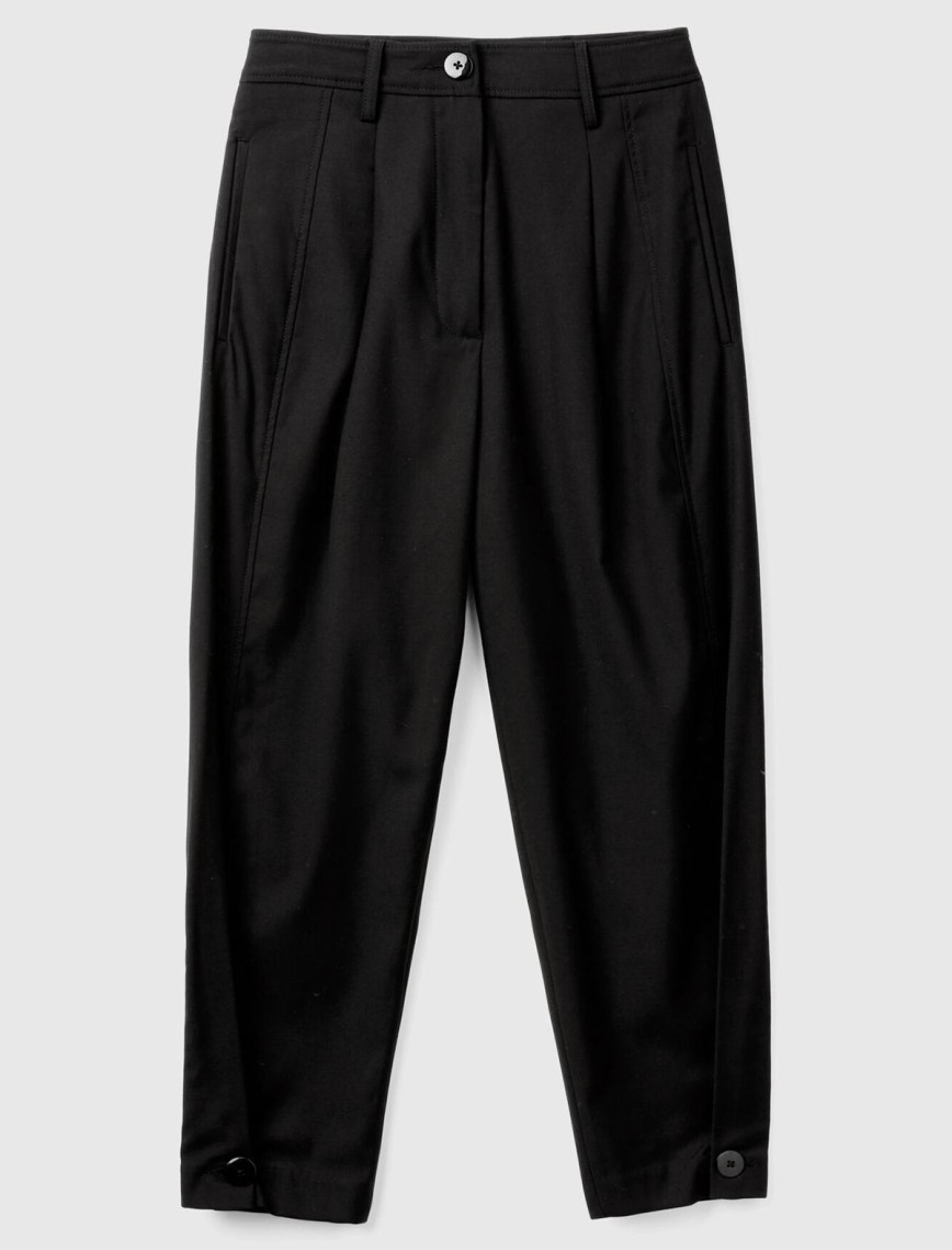 Kadın Siyah Yün ve Viskoz Karışımlı Paçası Düğme Detaylı Pantolon Kadın Siyah Yün ve Viskoz Karışımlı Paçası Düğme Detaylı Pantolon