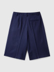 Kadın Lacivert Viskoz Karışımlı Pile Detaylı İnce Çizgili Bermuda Şort Kadın Lacivert Viskoz Karışımlı Pile Detaylı İnce Çizgili Bermuda Şort