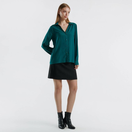 Kadın Koyu Yeşil Viskoz Karışımlı Uzun Kollu Derin V Yaka Gömlek