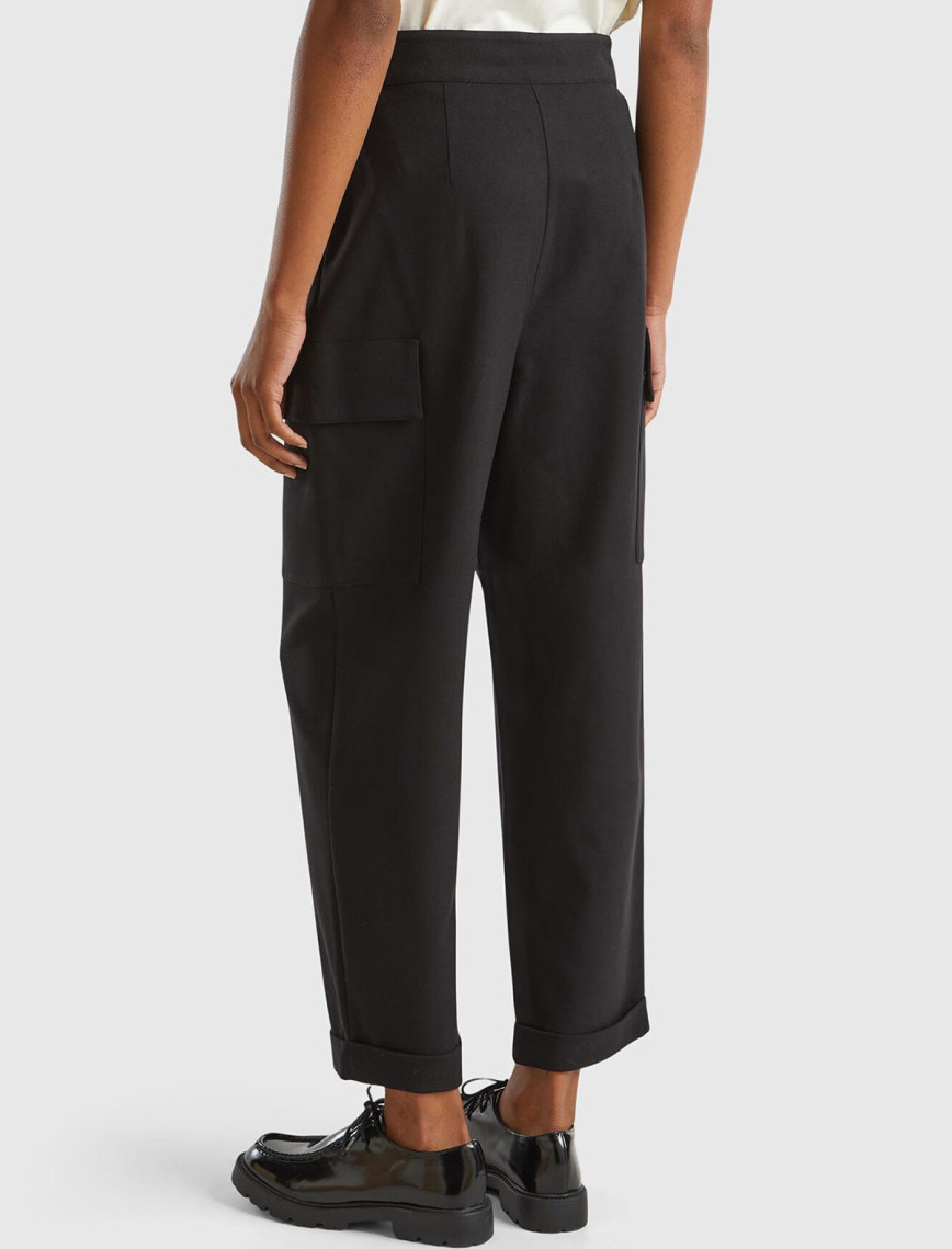 Kadın Siyah Yün ve Liyosel Karışımlı Cepli Yüksek Bel Kargo Pantolon Kadın Siyah Yün ve Liyosel Karışımlı Cepli Yüksek Bel Kargo Pantolon
