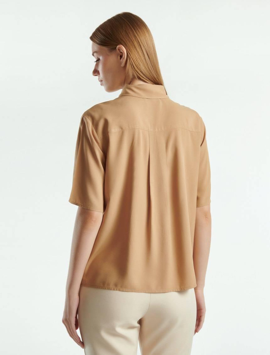 Kadın Bej %100 Viskoz Yarım Kollu Düz Gömlek Kadın Bej %100 Viskoz Yarım Kollu Düz Gömlek