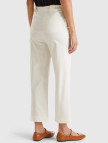 Kadın Krem Pamuk Karışımlı Düz Paça Bilek Boy Gabardin Pantolon Kadın Krem Pamuk Karışımlı Düz Paça Bilek Boy Gabardin Pantolon