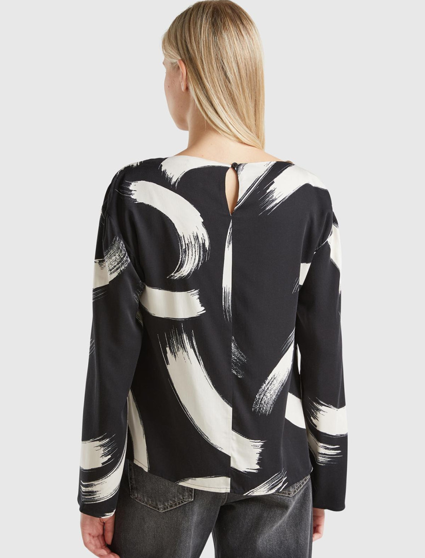 Kadın Siyah&Beyaz %100 Viskoz Tamamı Desenli Uzun Kollu Kayık Yaka Bluz Kadın Siyah&Beyaz %100 Viskoz Tamamı Desenli Uzun Kollu Kayık Yaka Bluz