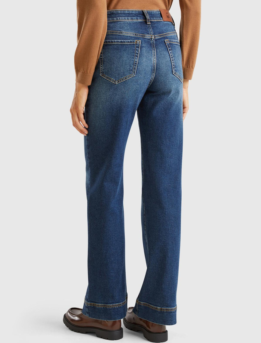 Kadın Mavi Pamuk Karışımlı Arkası Logo Etiketli Geniş Denim Pantolon Kadın Mavi Pamuk Karışımlı Arkası Logo Etiketli Geniş Denim Pantolon