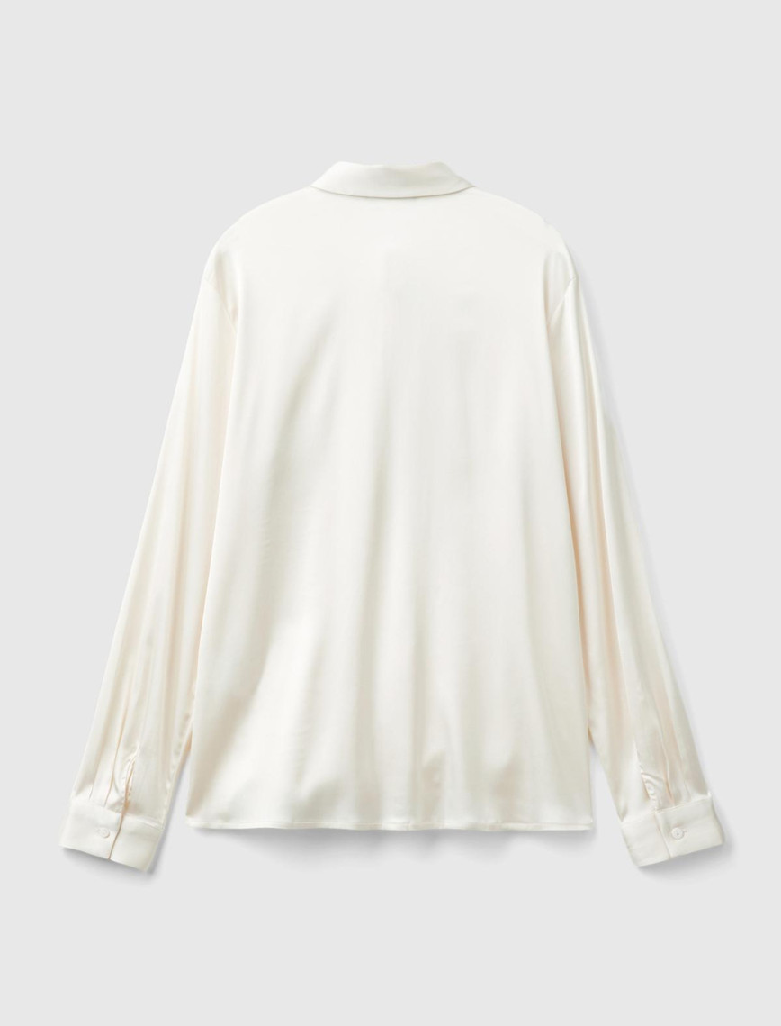 Kadın Krem Viskoz Karışımlı Gizli Düğmeli Sivri Yaka Saten Gömlek Kadın Krem Viskoz Karışımlı Gizli Düğmeli Sivri Yaka Saten Gömlek