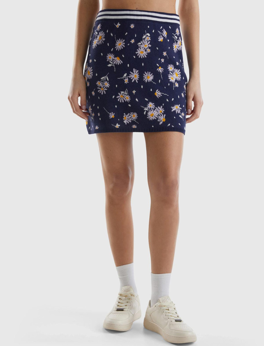 Kadın Koyu Lacivert %100 Pamuk Çiçek Desenli Bel Detaylı Mini Etek Kadın Koyu Lacivert %100 Pamuk Çiçek Desenli Bel Detaylı Mini Etek