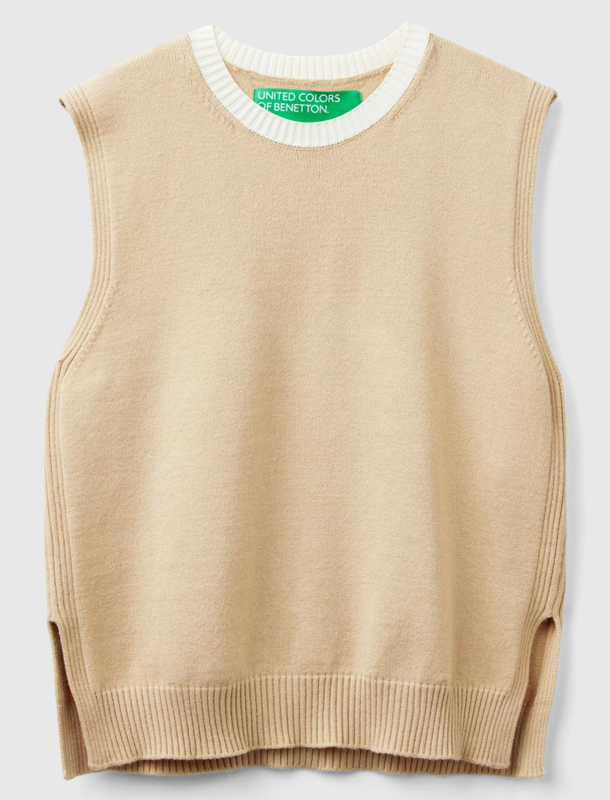 Kadın Bej Viskoz Karışımlı Yanları Yırtmaçlı Kolsuz Kazak