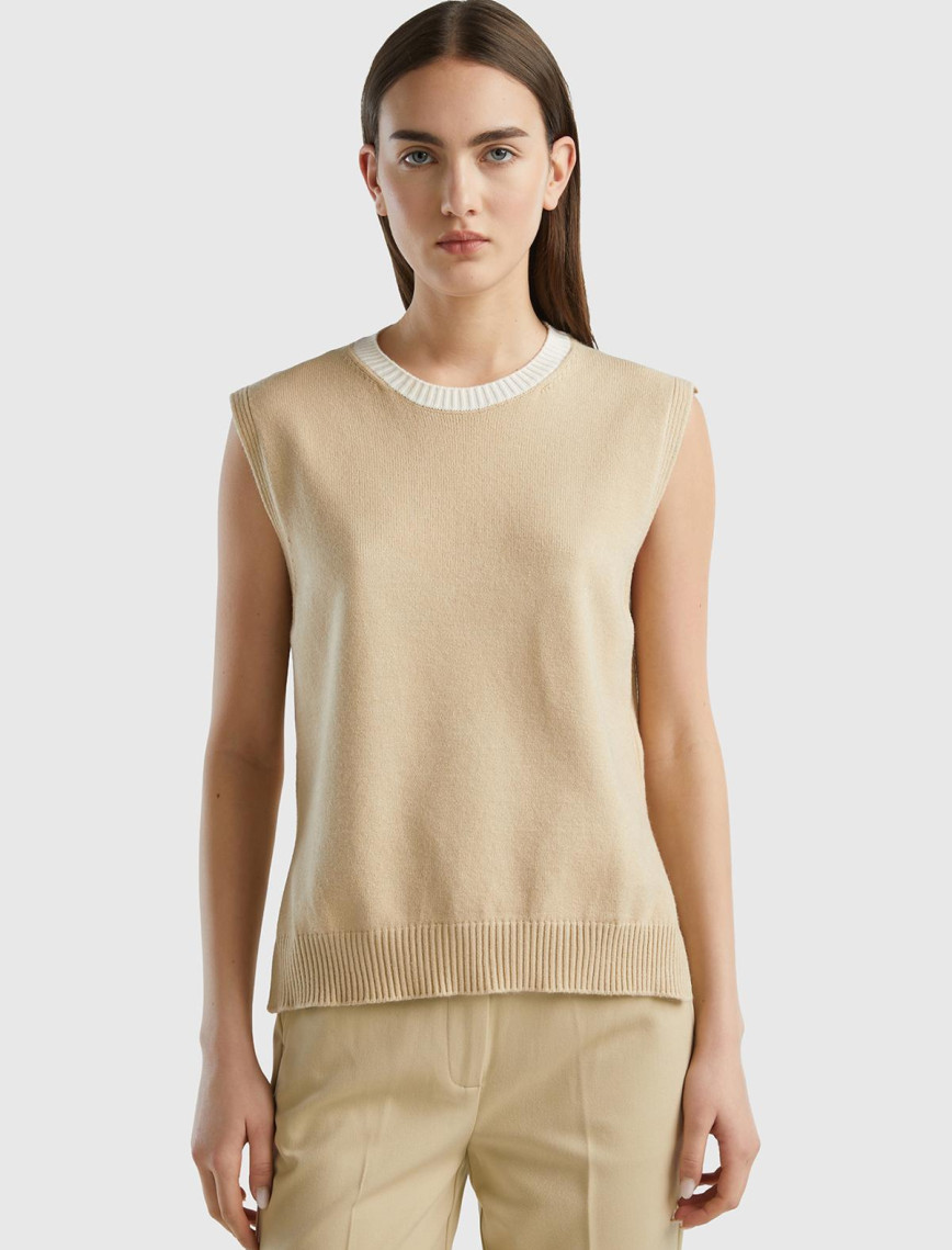 Kadın Siyah Viskoz Karışımlı Yanları Yırtmaçlı Kolsuz Kazak