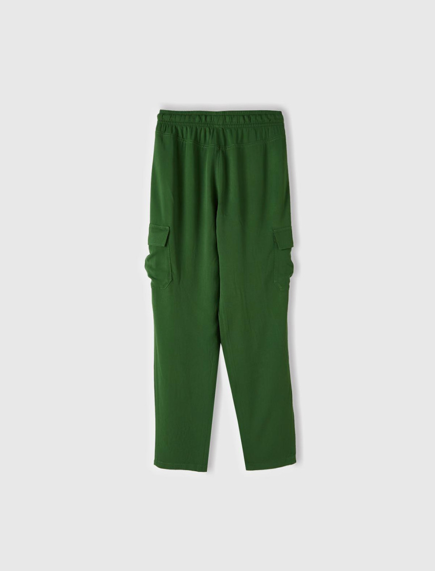 Kadın Soluk Yeşil %100 Viskoz Beli Büzgülü 4 Cepli Dar Paça Pantolon Kadın Soluk Yeşil %100 Viskoz Beli Büzgülü 4 Cepli Dar Paça Pantolon