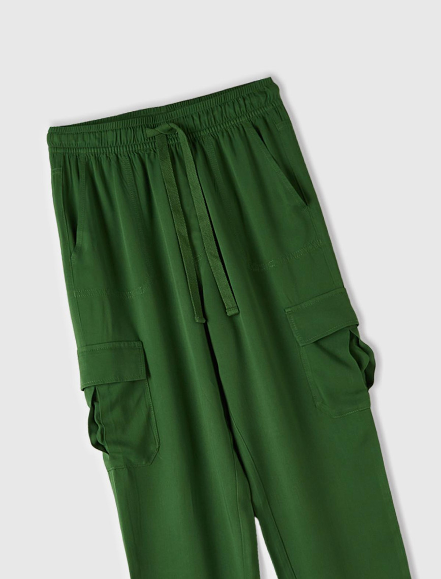 Kadın Soluk Yeşil %100 Viskoz Beli Büzgülü 4 Cepli Dar Paça Pantolon Kadın Soluk Yeşil %100 Viskoz Beli Büzgülü 4 Cepli Dar Paça Pantolon