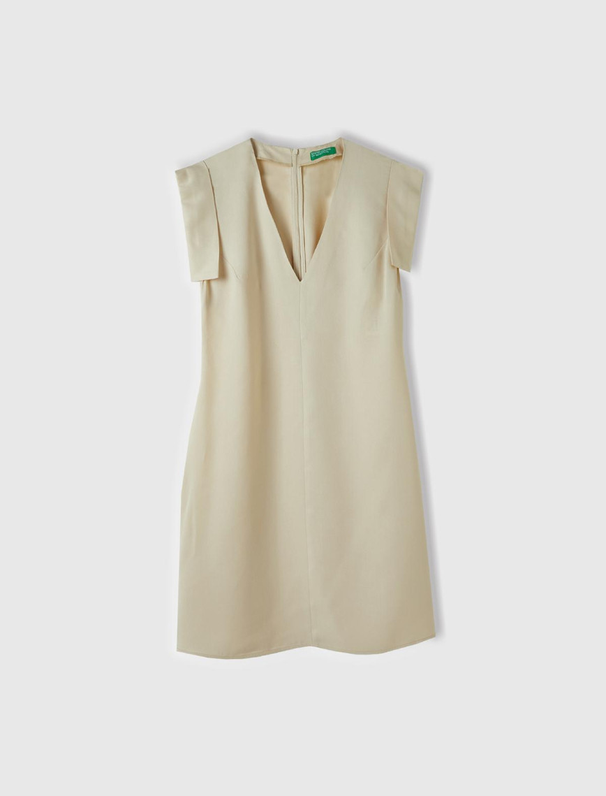 Kadın Bej %100 Liyosel Beli Daralan Yandan Fermuarlı V Yaka Elbise Kadın Bej %100 Liyosel Beli Daralan Yandan Fermuarlı V Yaka Elbise