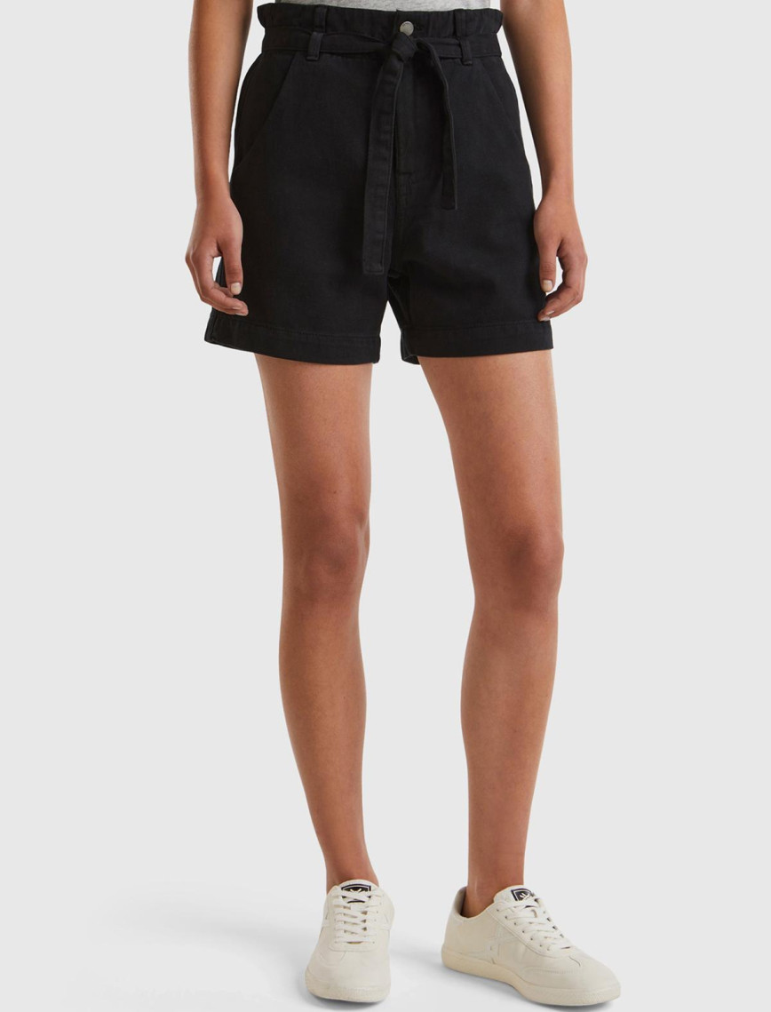 Kadın Beyaz %100 Pamuk 2 Cepli Kemer Detaylı Beli Büzgülü Bermuda Şort Kadın Beyaz %100 Pamuk 2 Cepli Kemer Detaylı Beli Büzgülü Bermuda Şort