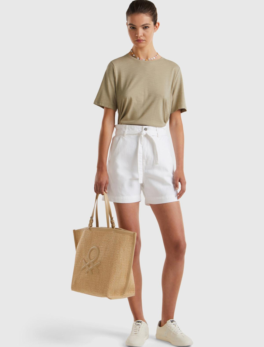 Kadın Beyaz %100 Pamuk 2 Cepli Kemer Detaylı Beli Büzgülü Bermuda Şort Kadın Beyaz %100 Pamuk 2 Cepli Kemer Detaylı Beli Büzgülü Bermuda Şort