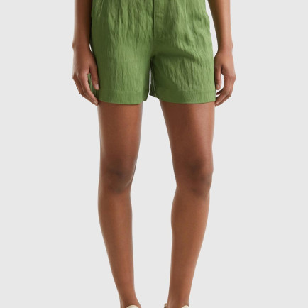 Kadın Soluk Yeşil Liyosel Karışımlı Yama Cepli Kemer Delikli Şort