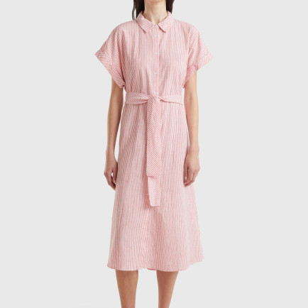 Kadın Kırmızı Keten Karışımlı Beli Bağlamlı Önü Düğmeli Yırtmaçlı Elbise