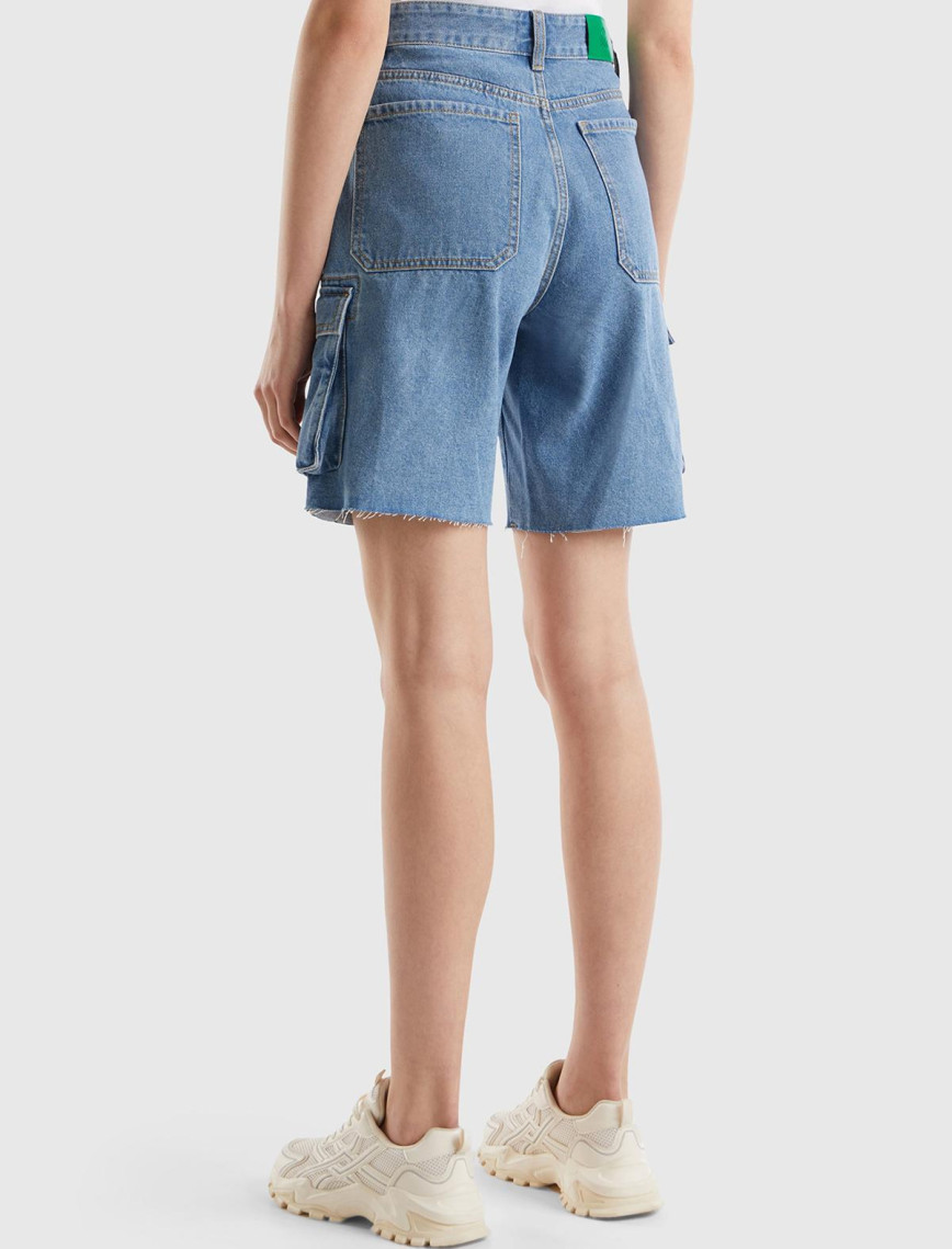 Kadın Mavi %100 Pamuk Arkası Logo Detaylı 5 Cepli Kargo Şort Kadın Mavi %100 Pamuk Arkası Logo Detaylı 5 Cepli Kargo Şort