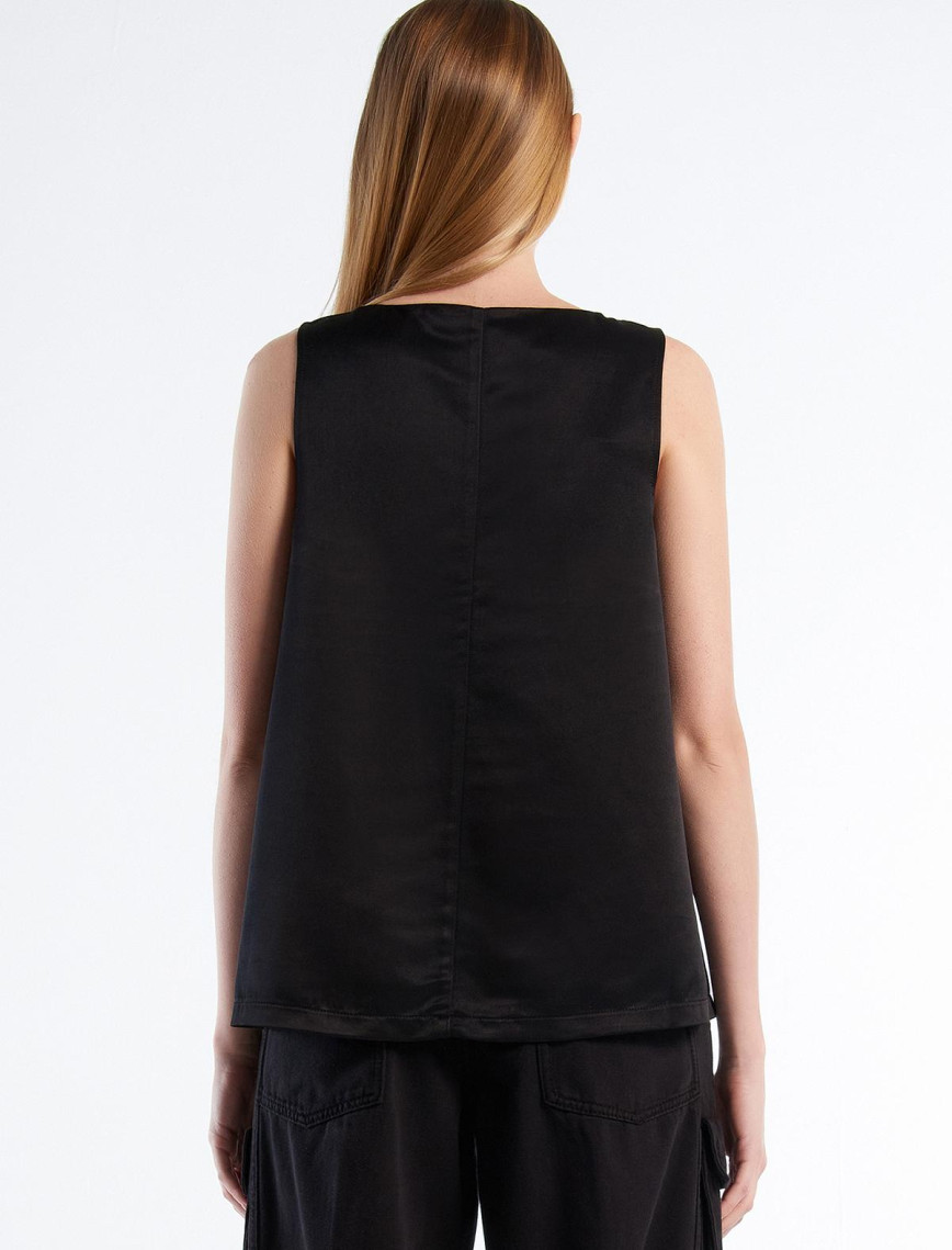 Kadın Siyah Viskoz Karışımlı Saten Kolsuz Bluz