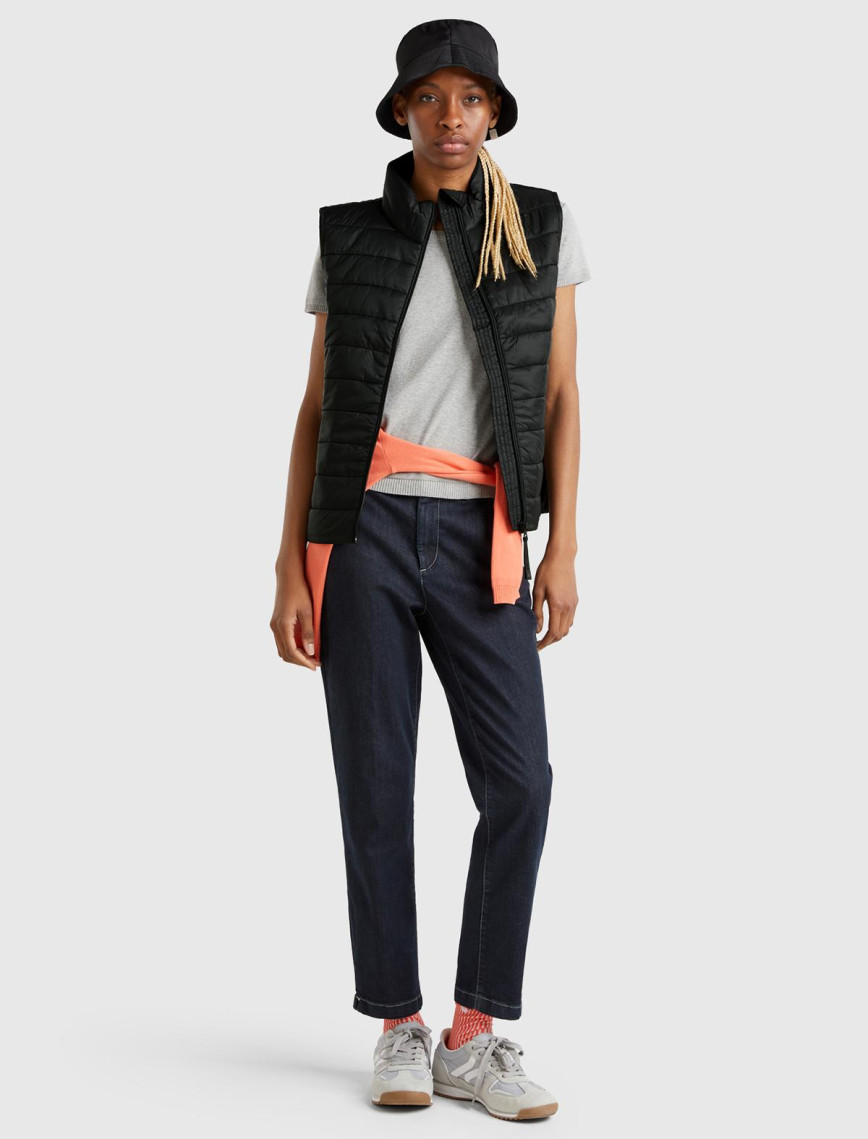 Kadın Siyah Polyester Dolgulu Fermuarlı Slim Fit Pufa Yelek Kadın Siyah Polyester Dolgulu Fermuarlı Slim Fit Pufa Yelek