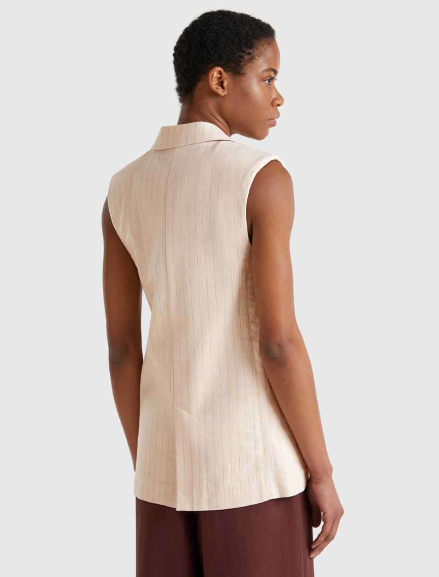 Kadın Bej Pamuk ve Keten Karışımlı İnce Çizgili Cepli Kruvaze Yelek Kadın Bej Pamuk ve Keten Karışımlı İnce Çizgili Cepli Kruvaze Yelek