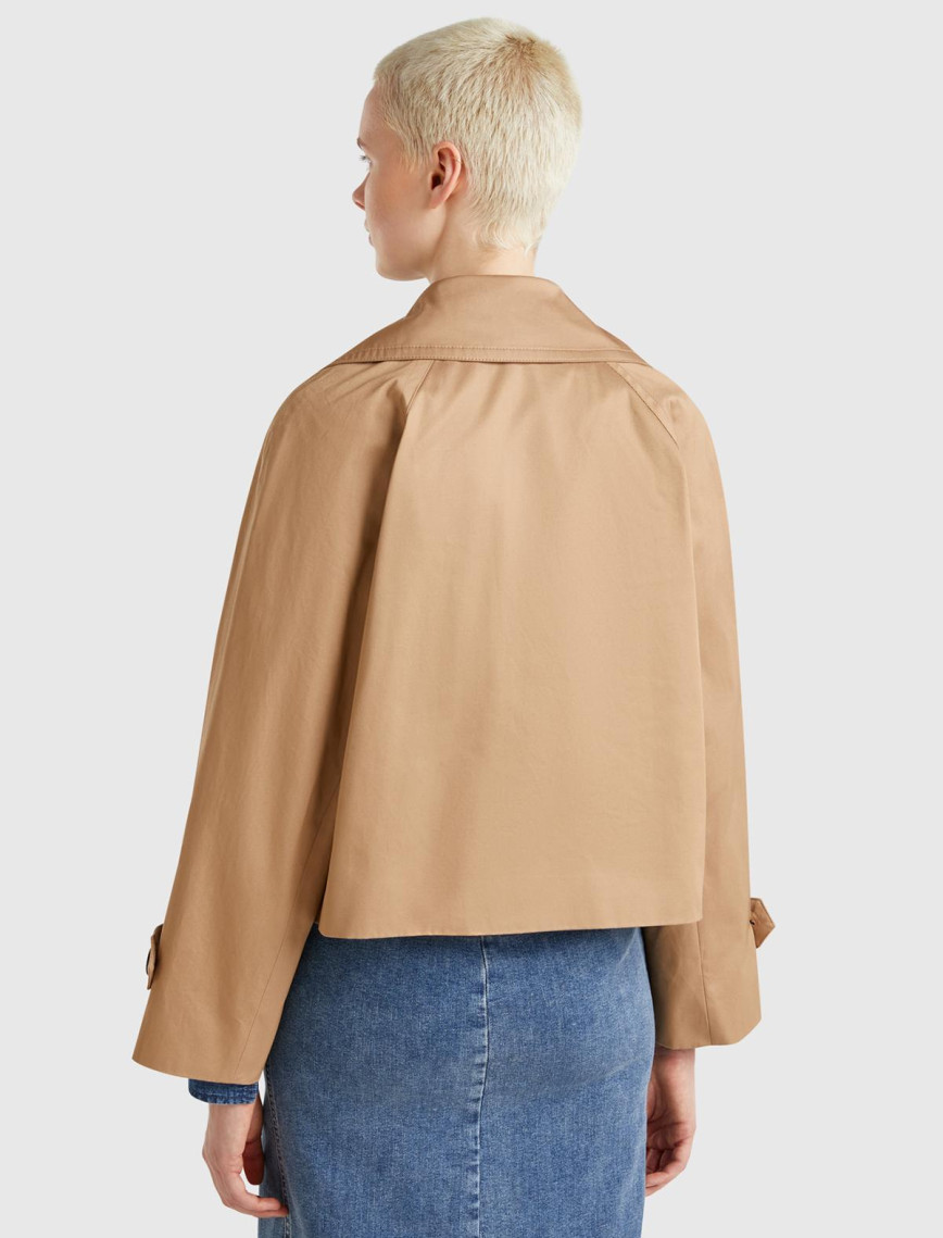 Kadın Bej Pamuklu Önü ve Kolu Düğmeli Astarlı Crop Ceket Kadın Bej Pamuklu Önü ve Kolu Düğmeli Astarlı Crop Ceket