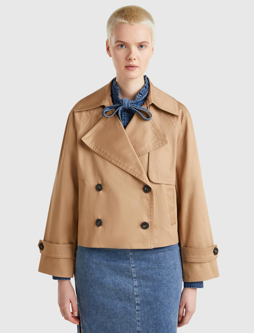 Kadın Bej Pamuklu Önü ve Kolu Düğmeli Astarlı Crop Ceket Kadın Bej Pamuklu Önü ve Kolu Düğmeli Astarlı Crop Ceket