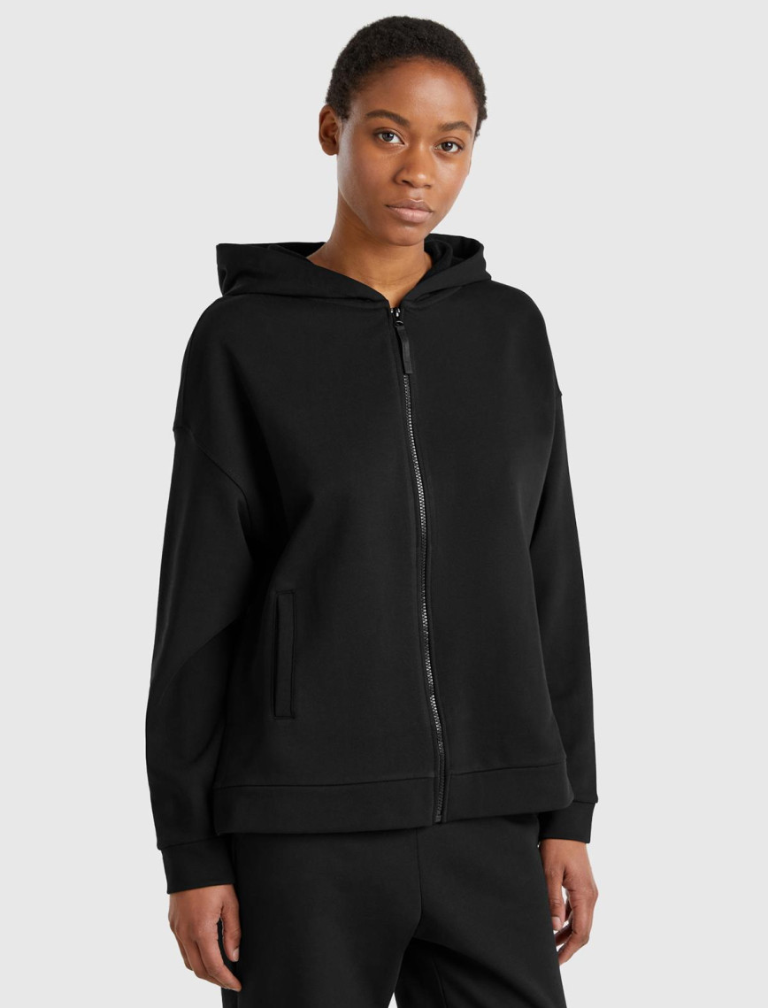 Kadın Siyah Logo Baskı Detaylı Kapüşonlu Relax Fit Sweatshirt Kadın Siyah Logo Baskı Detaylı Kapüşonlu Relax Fit Sweatshirt